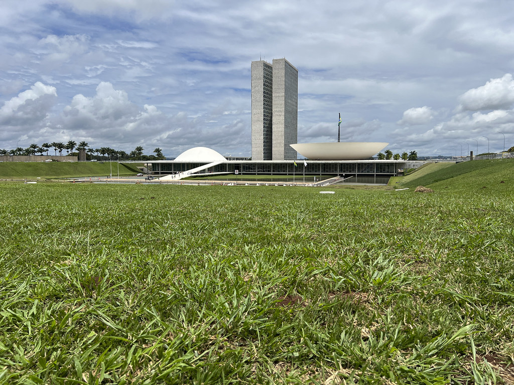 Tarifas e a Política, os riscos para os seus&nbsp;investimentos.